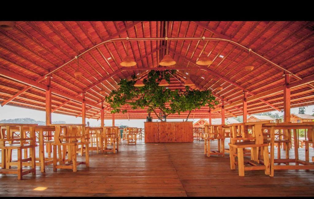 Отель Leo Woods Hampi River View Экстерьер фото