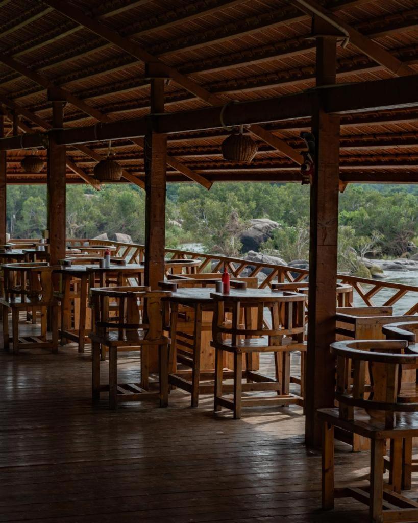 Отель Leo Woods Hampi River View Экстерьер фото