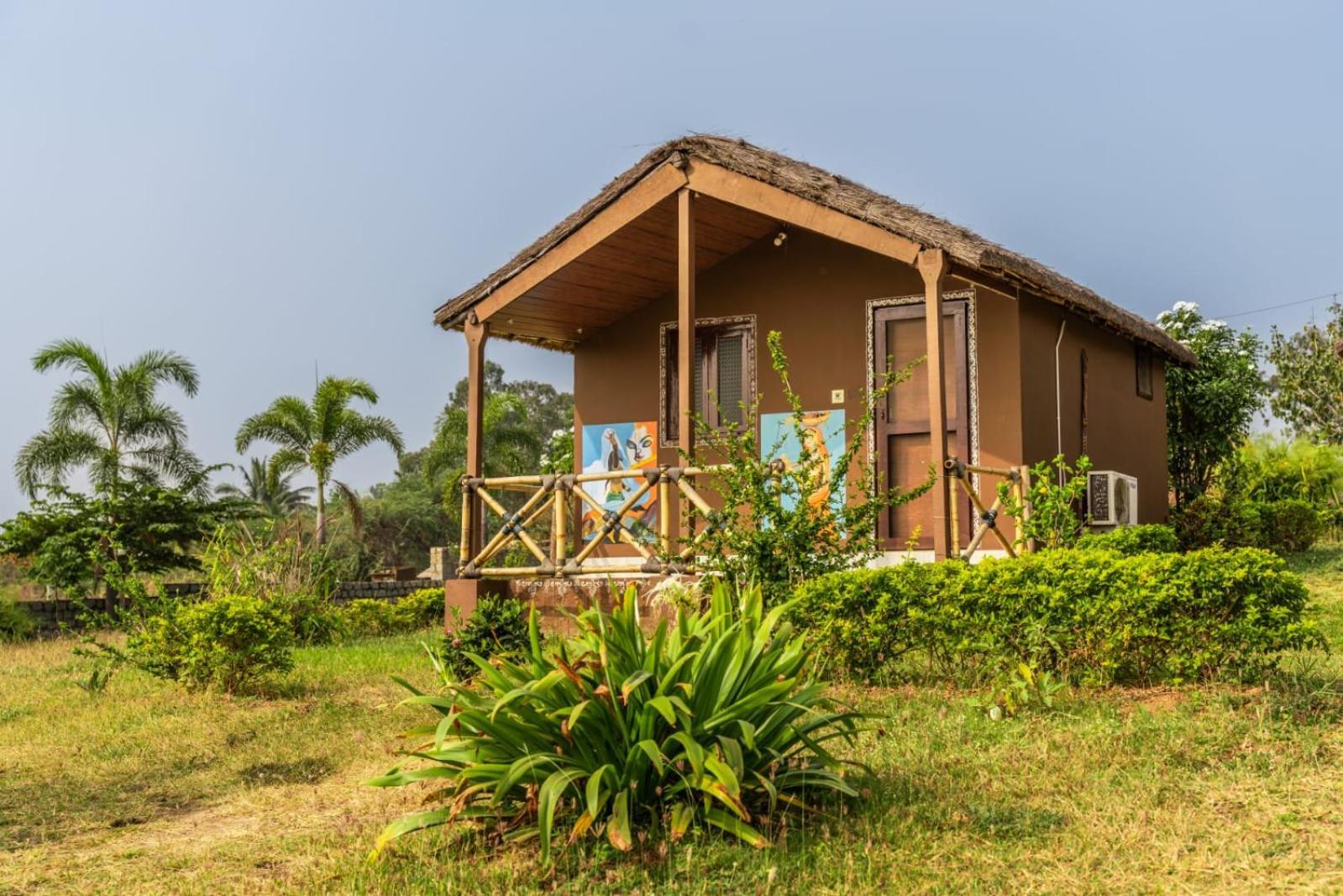 Отель Leo Woods Hampi River View Экстерьер фото