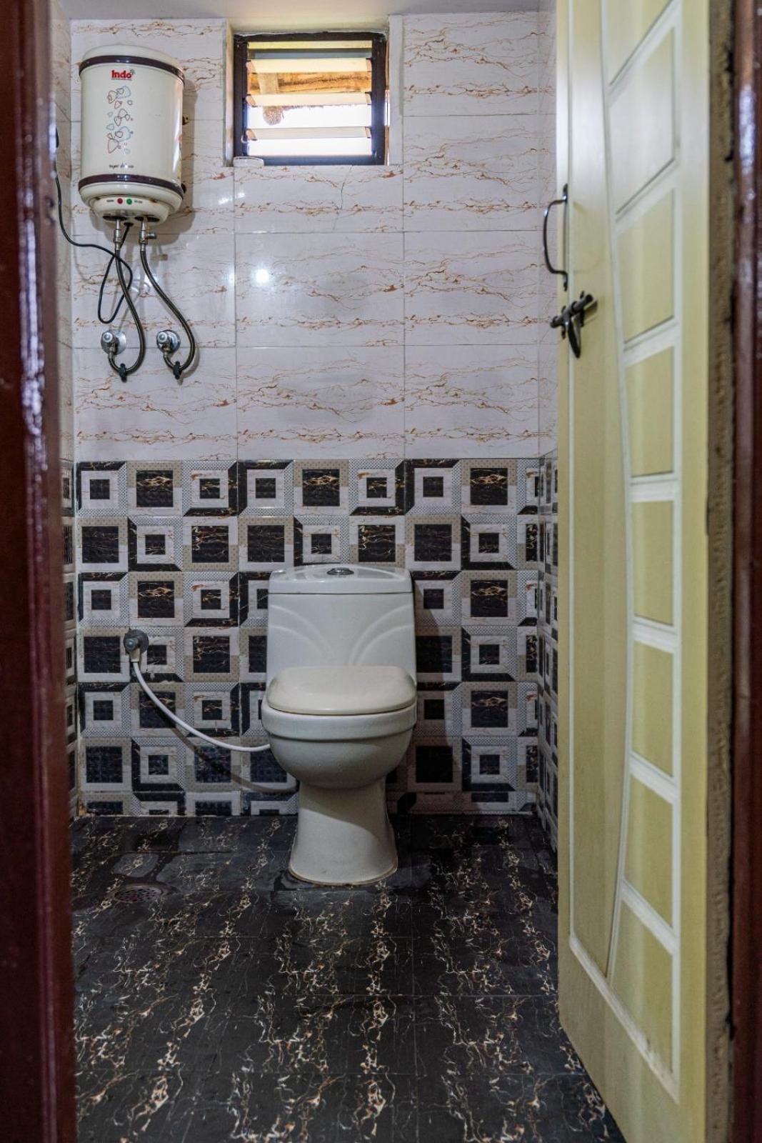 Отель Leo Woods Hampi River View Экстерьер фото